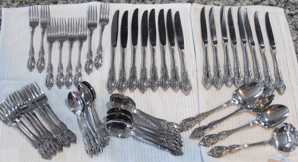 Oneida BRAHMS Stainless Flatware Pierced Floral Service (8) Set  + Serving Pcs