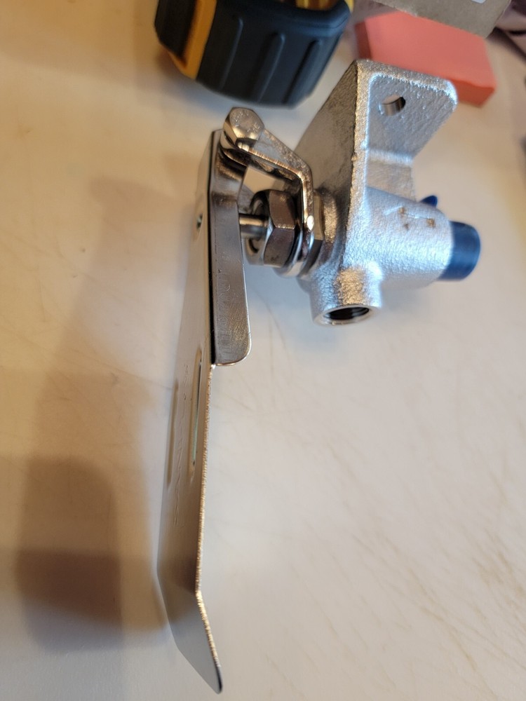 Sani-Lav 112S Single Pedal Valve, Bottom Mnt W/SS Part.