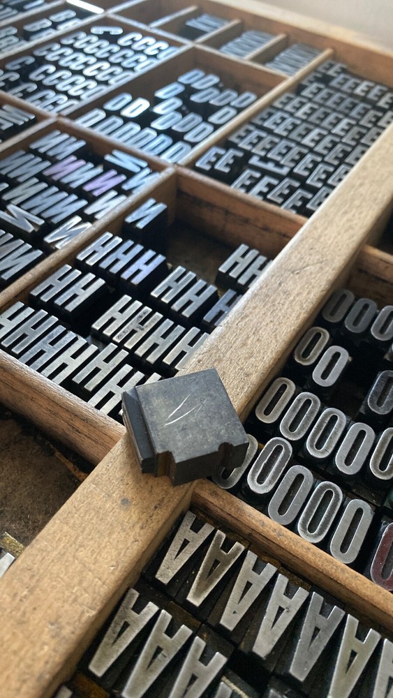 Vintage Printing Press Letter, W