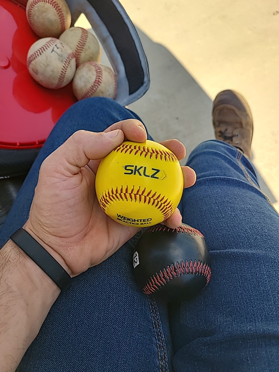WEIGHTED PRACTICE TRAINING BASEBALLS SKLZ PRO SERIES 12 OZ BLACK & 10 OZ YELLOW