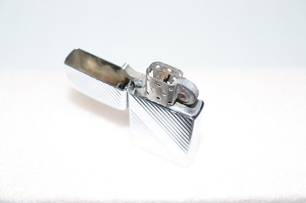 ZIPPO Slim High Polish Chrome Angle Lined Lighter