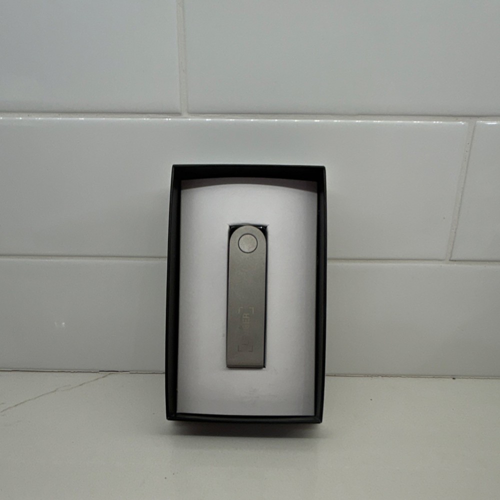 Ledger Nano X Bluetooth Enabled Crypto Hardware Wallet with Secure Chip