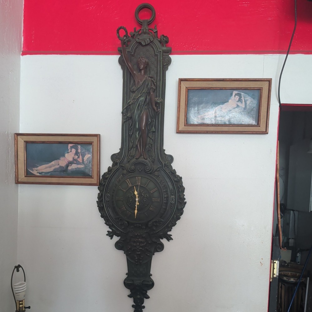 wall clock antique Style A Statue