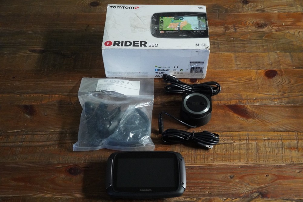 Tomtom Rider 550 GPS Lifetime Map Updates including universal mount