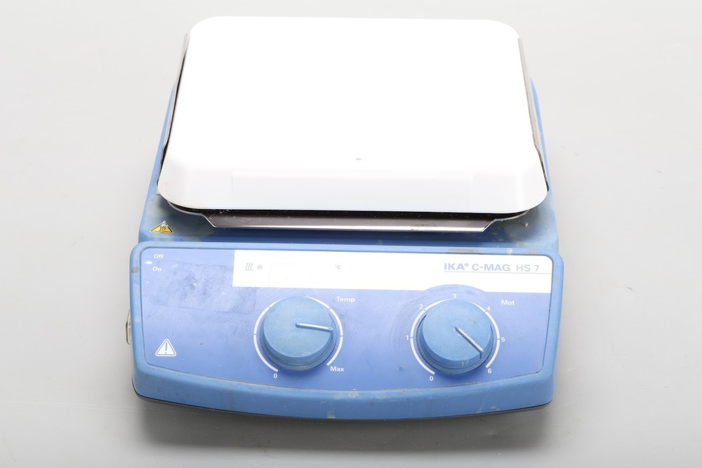 IKA C-MAG HS7 Digital Display Hotplate Stirrer & ETS-D4 Temperature Sensor Probe
