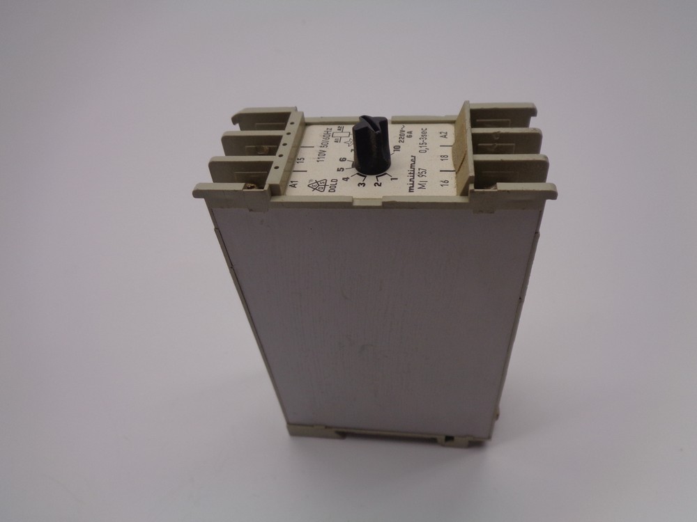 DOLD MI 957 TIME RELAY .15-3SEC NSNP
