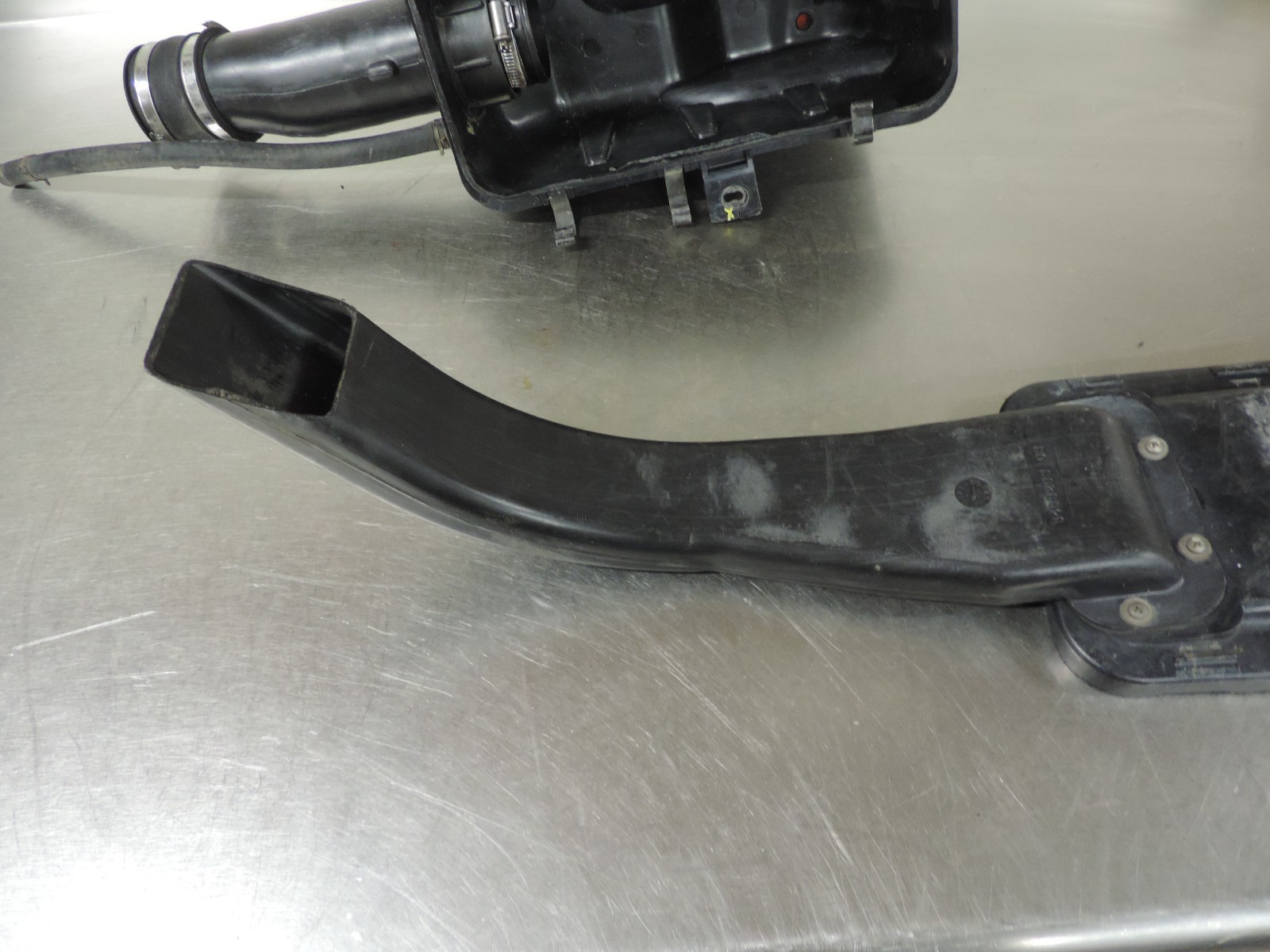 2001 Polaris Sportsman 500 HO Airbox Air Filter Housing Snorkel Lid Intake Tube