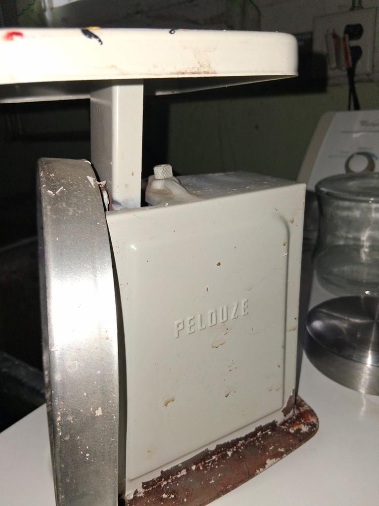 Vintage Pelouze Postal Scale.