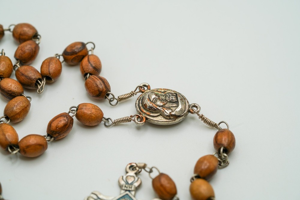Vintage Olive Wood Bead Jerusalem Rosary 18" Loop JB45