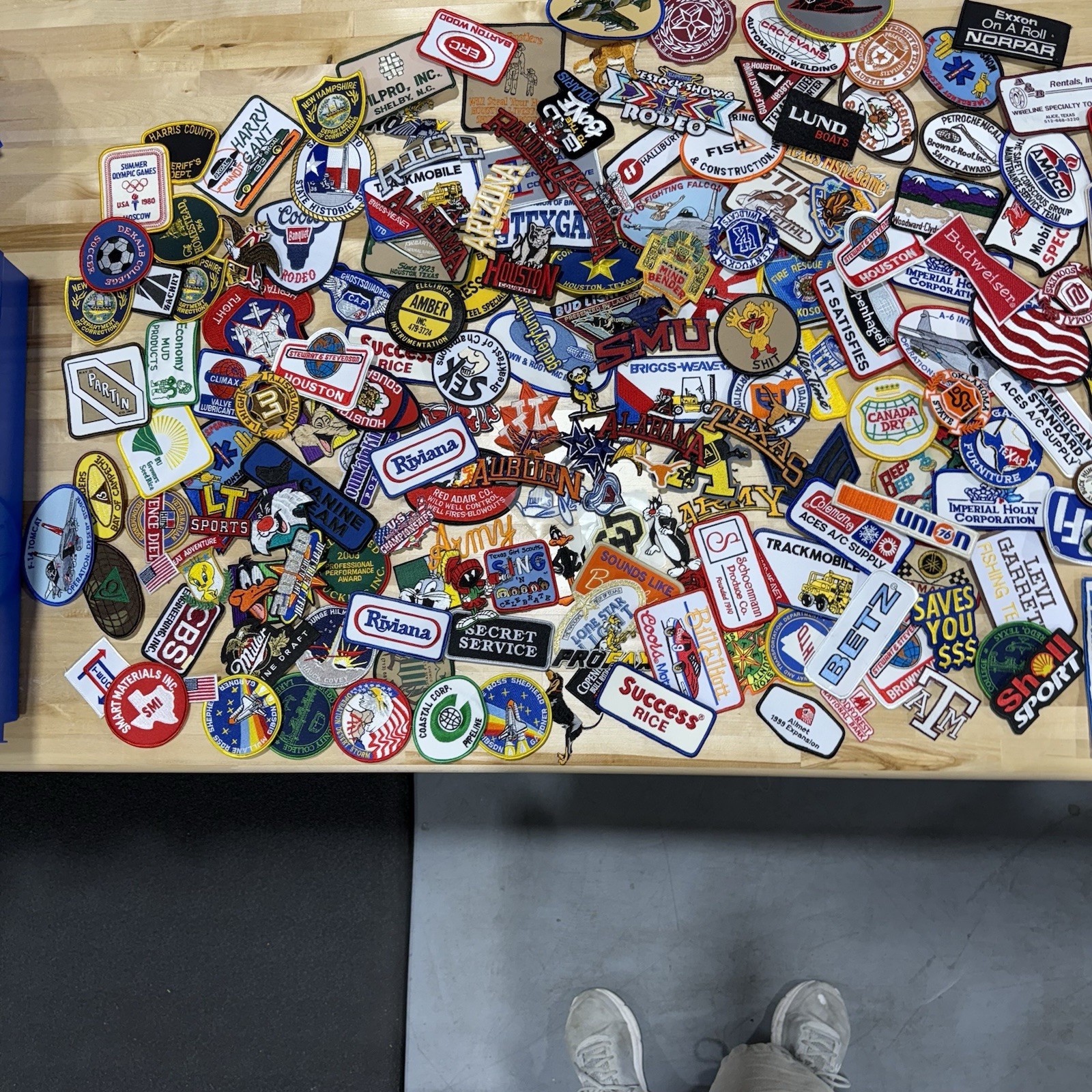 25 lot Random Mix High quality Sew / Iron on Patches Vintage Patches Embroidered