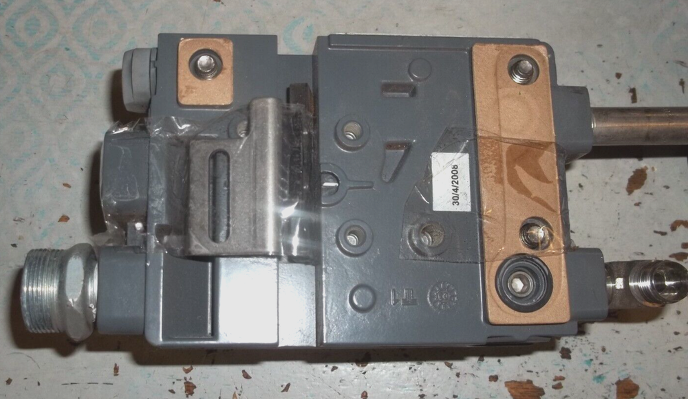 FISHER FIELDVUE INSTRUMENTS DIGITAL VALVE POSITIONER CONTROLLER DVC2000 GX (107)