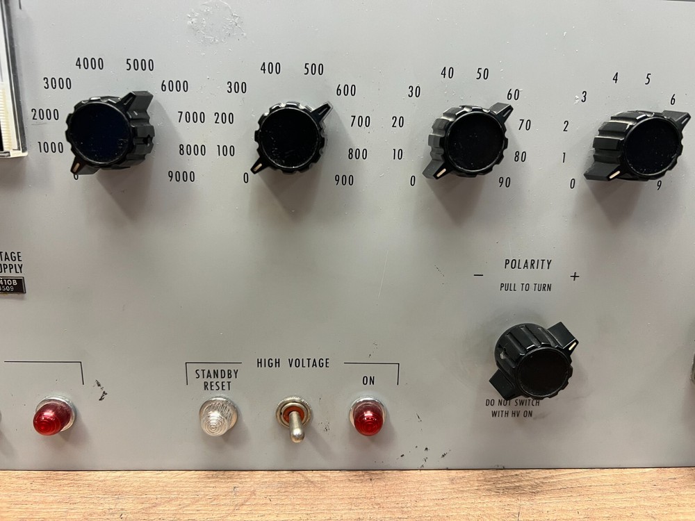 Fluke 410B High Voltage Power Supply