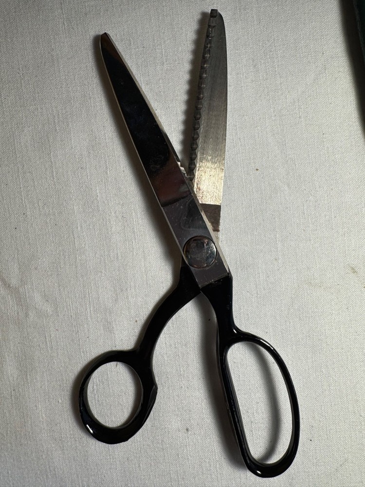 WISS Pinking Shears Vintage in Case