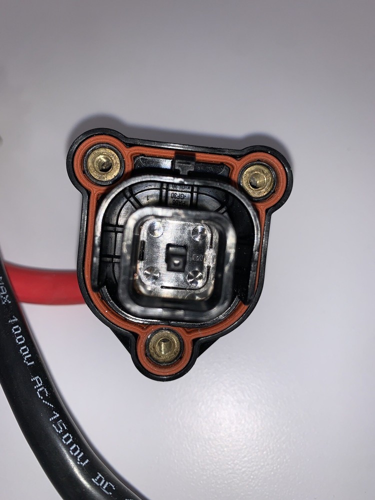 Tesla Model 3/Y 12V PCS Passthrough Connector
