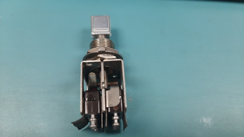 13AT401-T2 Honeywell Micro Switch Switch Toggle Switch