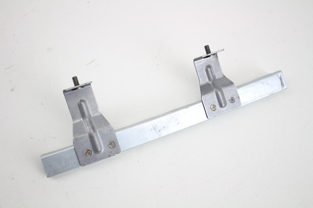 International Left Door Roll Form Bracket 4053437C3