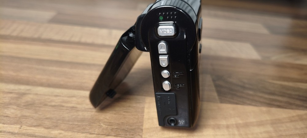 Aiptek DZO-V5OS 5.0MP Compact Digital Video Camera Camcoroder Black Tested