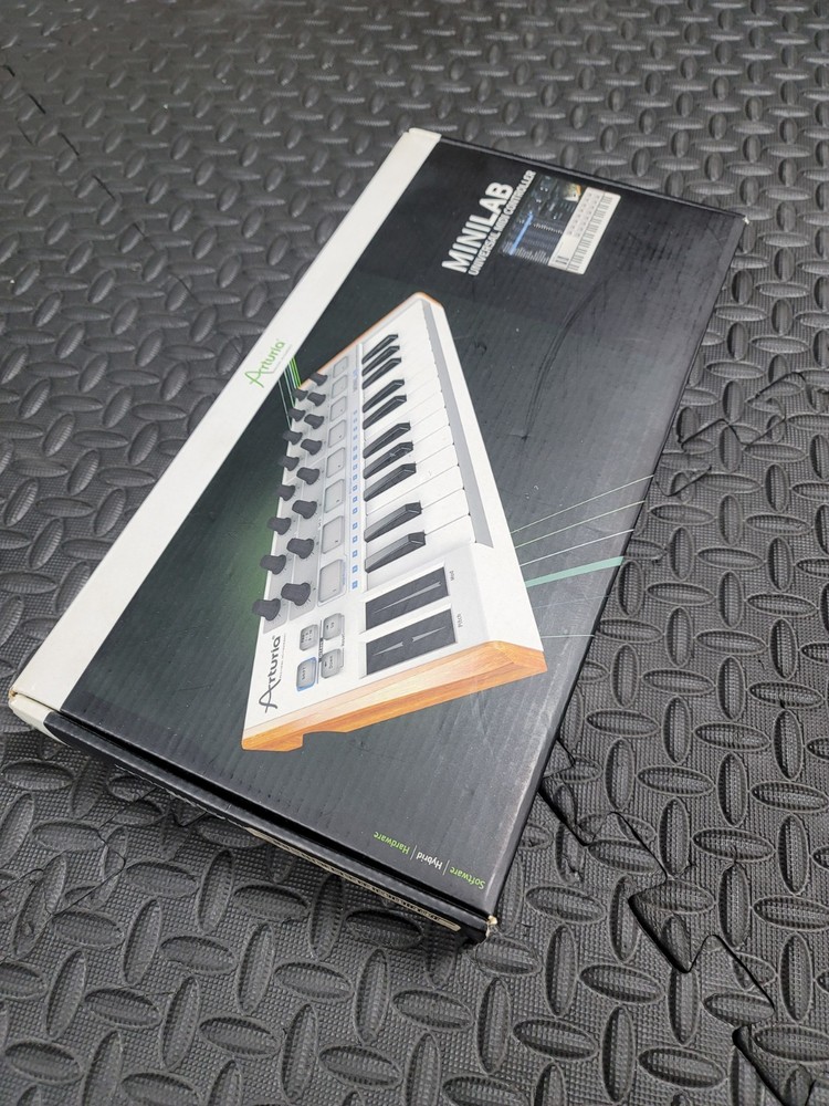Arturia MINILAB Universal MIDI Controller Keyboard