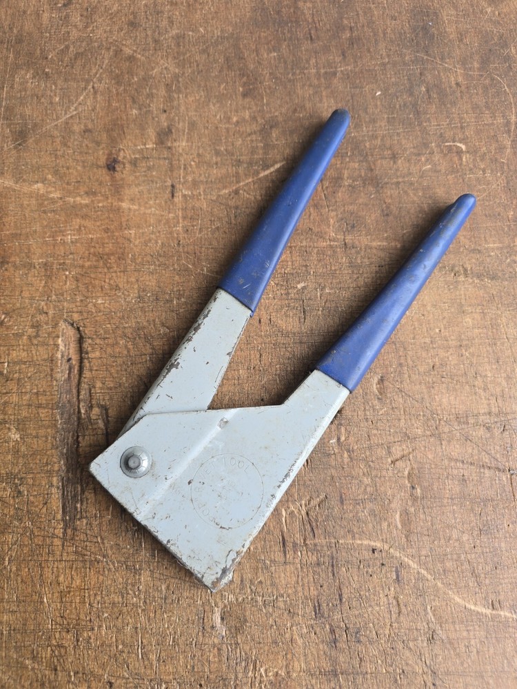 Tucker TT6 Rivet Gun