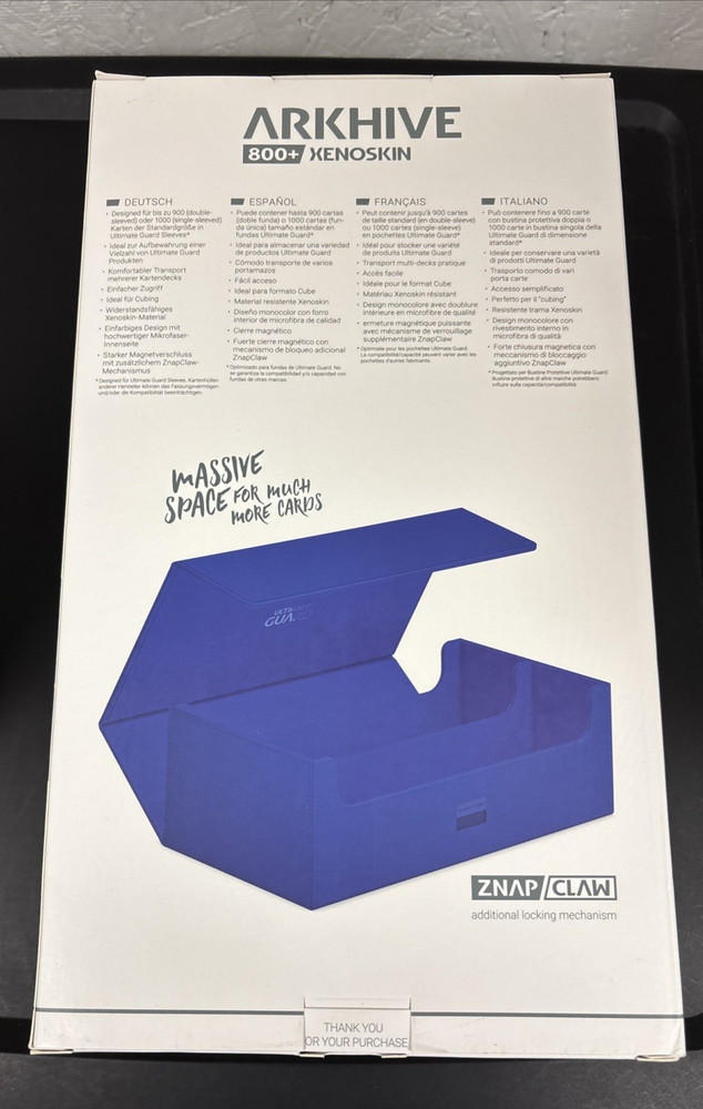 Ultimate Guard Arkhive 800+ Standard Size XenoSkin™ Blue