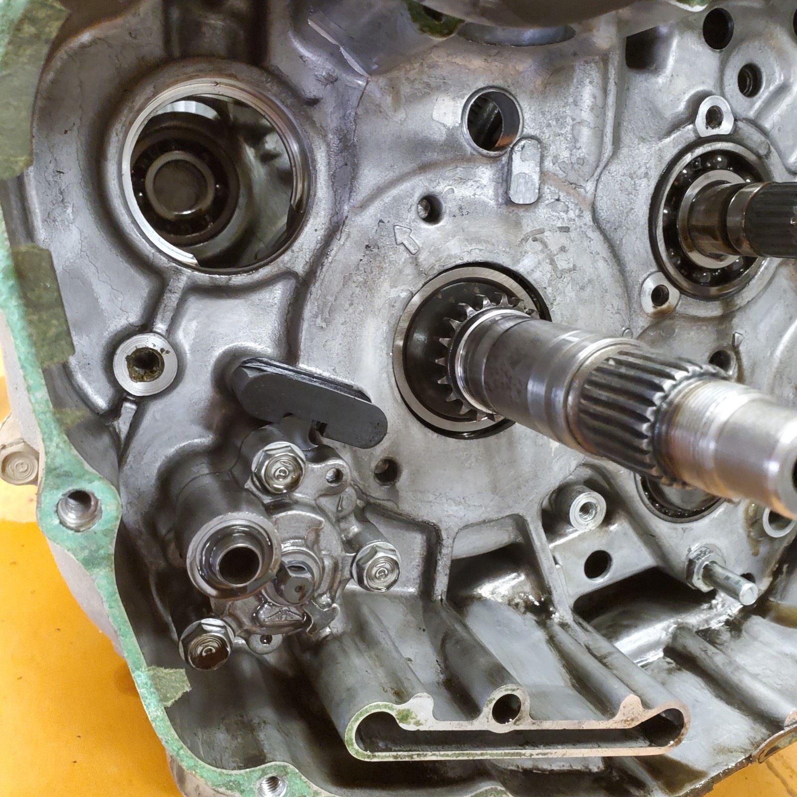 1997 Honda Foreman 400 4x4 Engine Motor Block Crank Case Crankcase Shaft Bottom