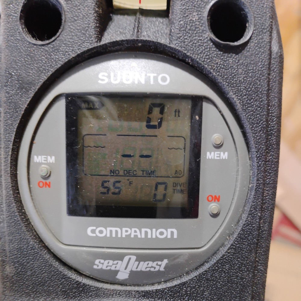 Suunto/Seaquest Dive Console SM26 press, compass, Solutions computer hard case
