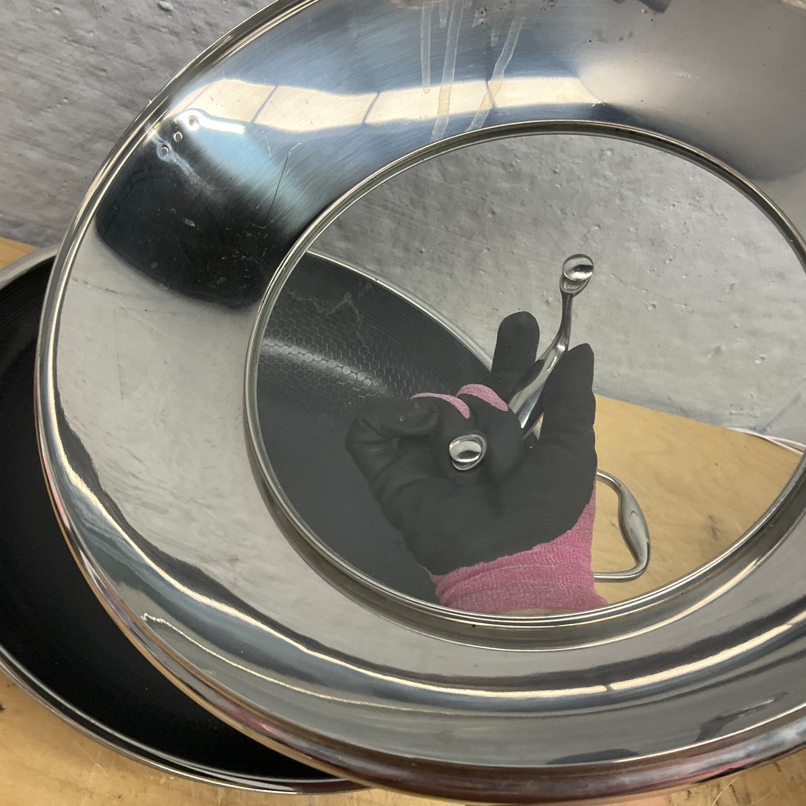 HexClad Hybrid Nonstick 14" Inch Wok W/ Stainless Steel Lid