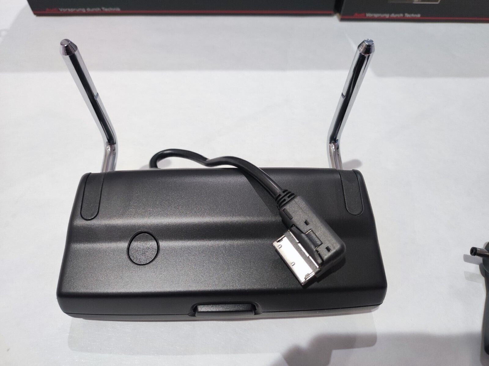 Audi Set of 2 Entertainment Player Android 4 Tablet + Holder PC 4M0051700F