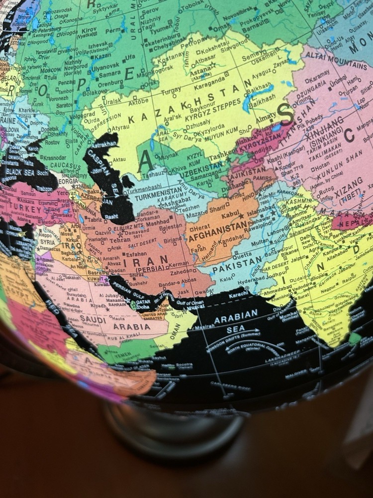 Replogle ScanGlobe Illuminated Tabletop Globe 30cm Metal Base Multicolor