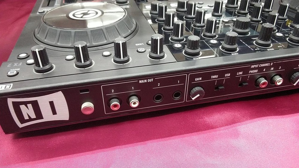 NATIVE INSTRUMENTS TRAKTOR KONTROL S4 Controller w/ Cable Tested Japan MG01 11.5