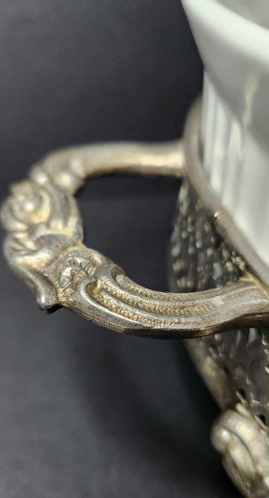 Vintage Silverplated Round Footed Casserole Dish Holder With Corning Ware Dish