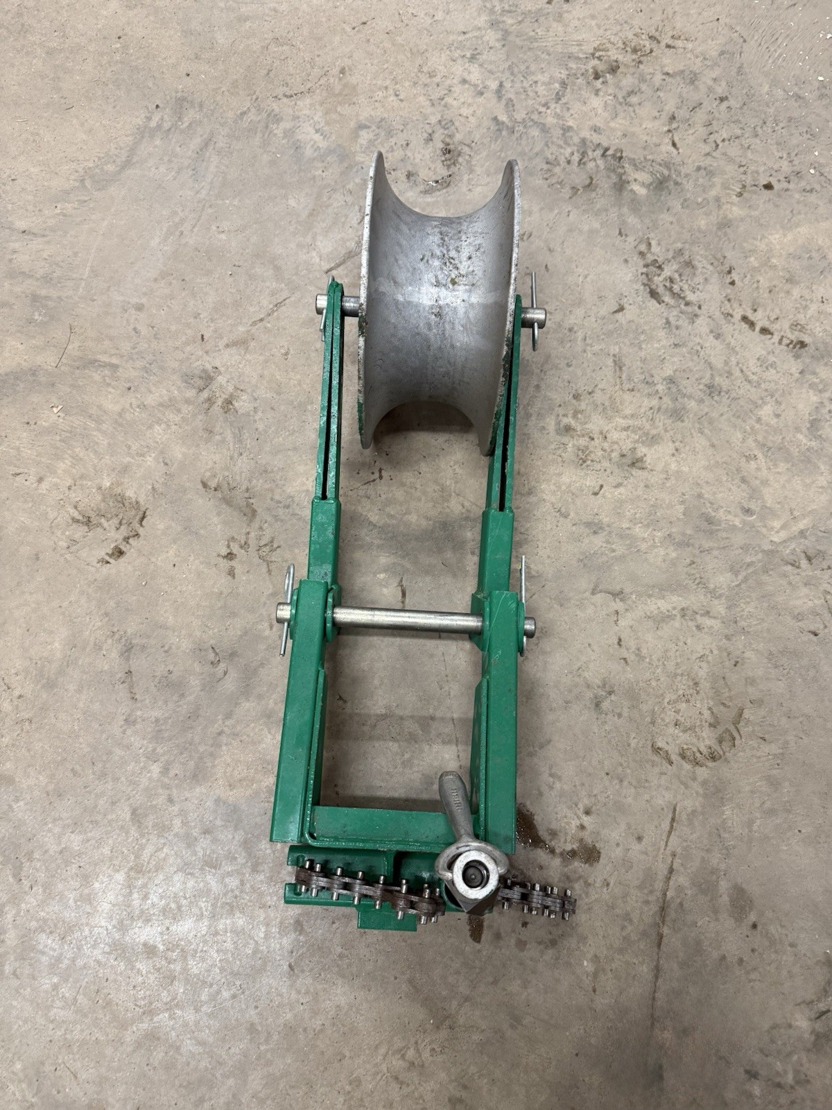 Model #: 2001 - Portable Cable PullerModel #: 2049 - Pipe Adapter Sheave