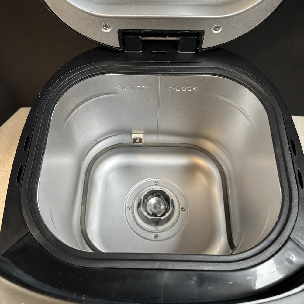 Hamilton Beach 29882 Home Baker Bread Maker Machine 2lb Digital