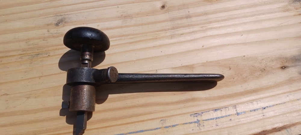 Goodell-Pratt Co. Ratcheting Corner Brace
