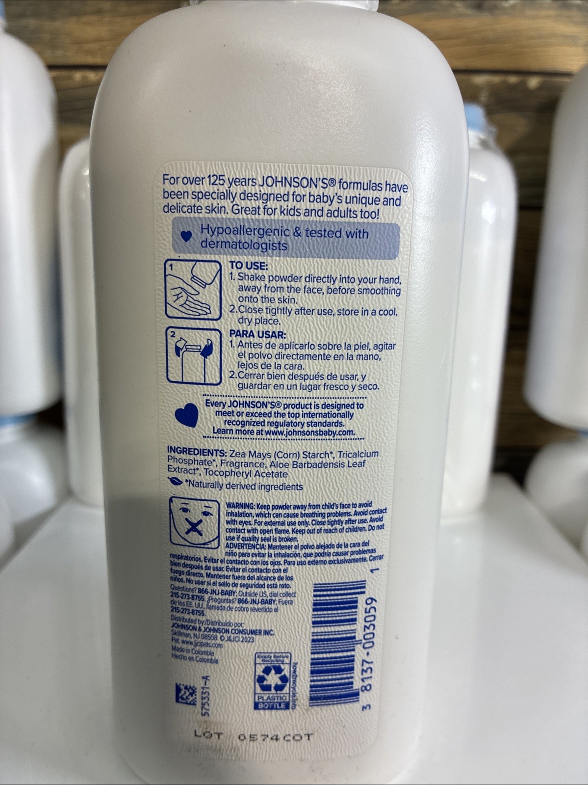 12 COUNT Johnson's Baby Powder Aloe / Vitamin Skin W/ Talc~ (623g) / 22 oz.