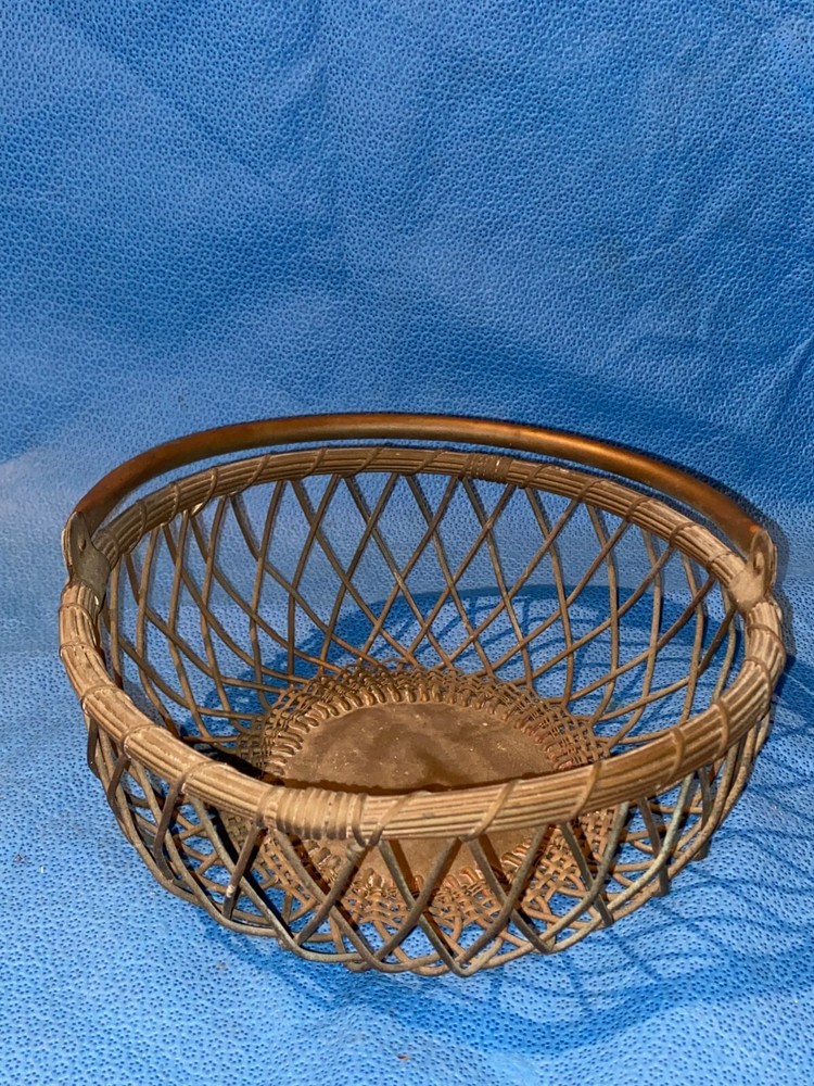 Vintage Round Metal Wire Egg Basket