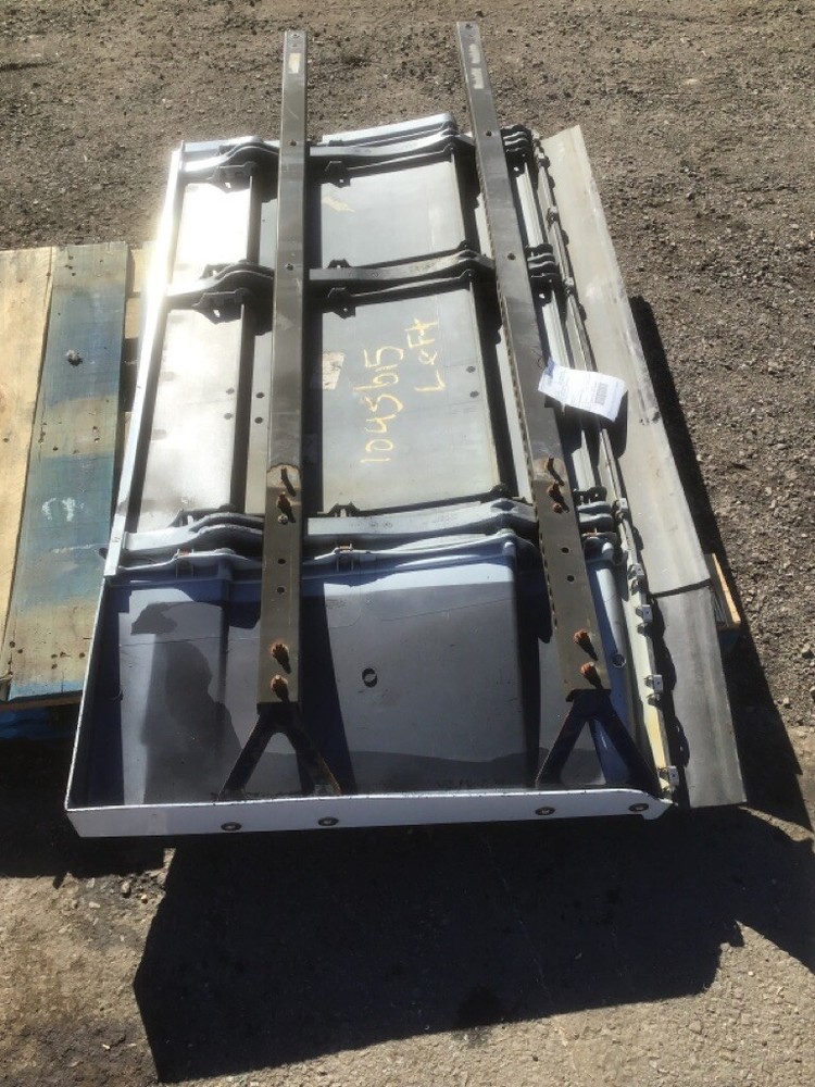 FREIGHTLINER CASCADIA Skirt