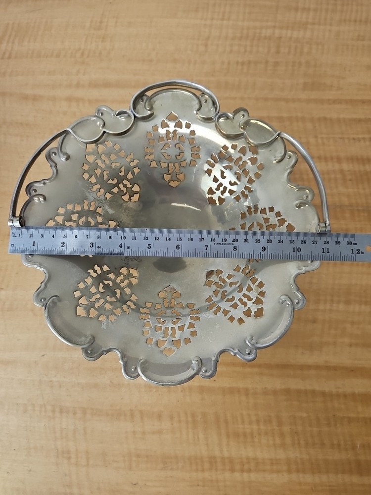 International Silver Co. Lovelace Pedestal Footed Dish w/Hinged Handle INDIA 11"