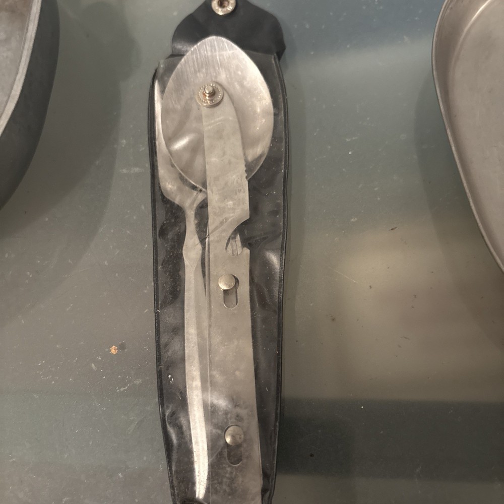 U. S. MESS KIT With Utensils