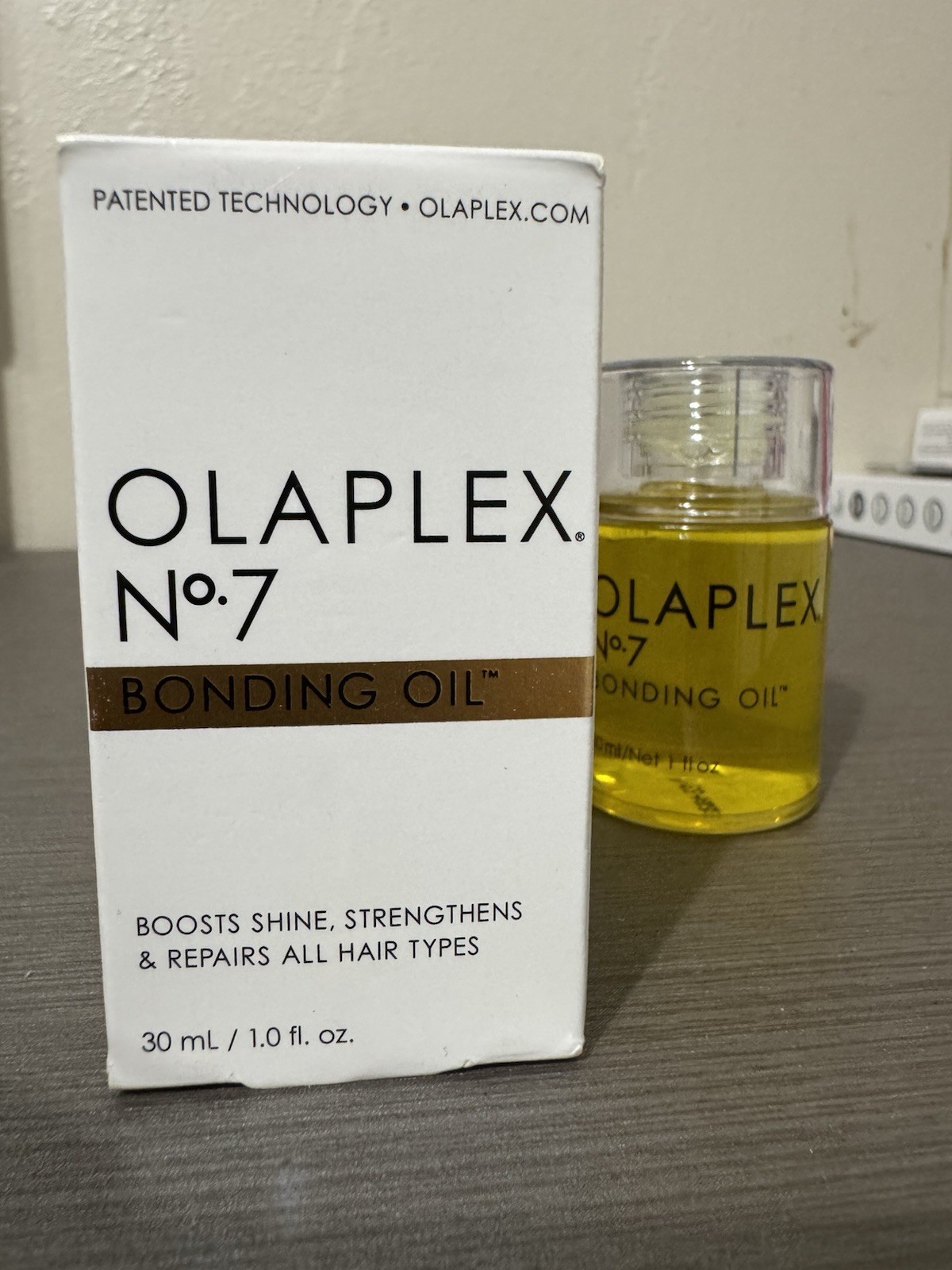 Olaplex NO. 7 Bonding Oil Concentrated High Shine Heat Protectant 30ml