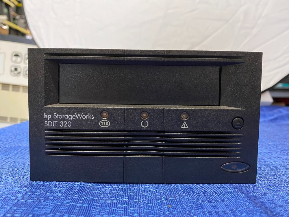 HP StorageWorks SDLT 320 Tape Drive TR-S23AA-CM