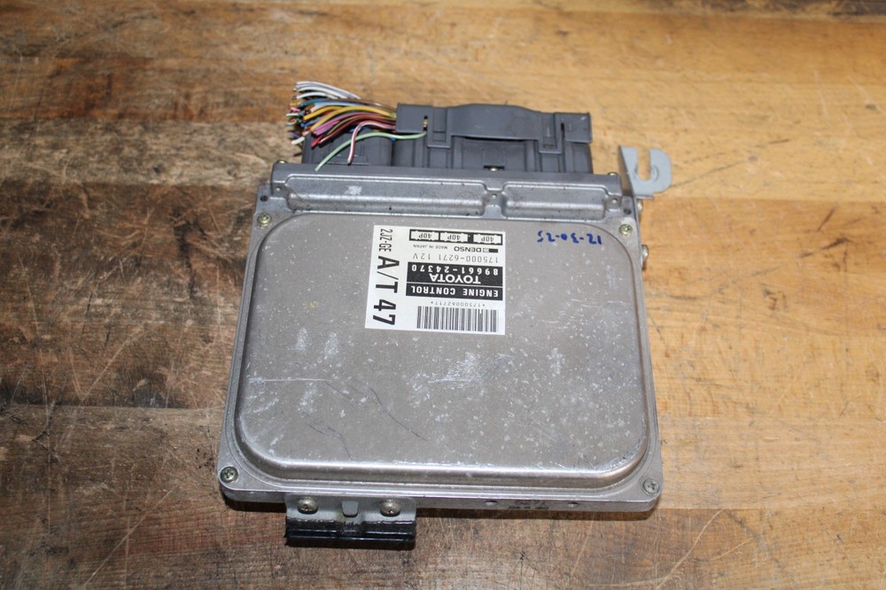 1995 LEXUS SC300 ENGINE COMPUTER ECU MODULE 89661-24370 CA EMISSIONS OEM