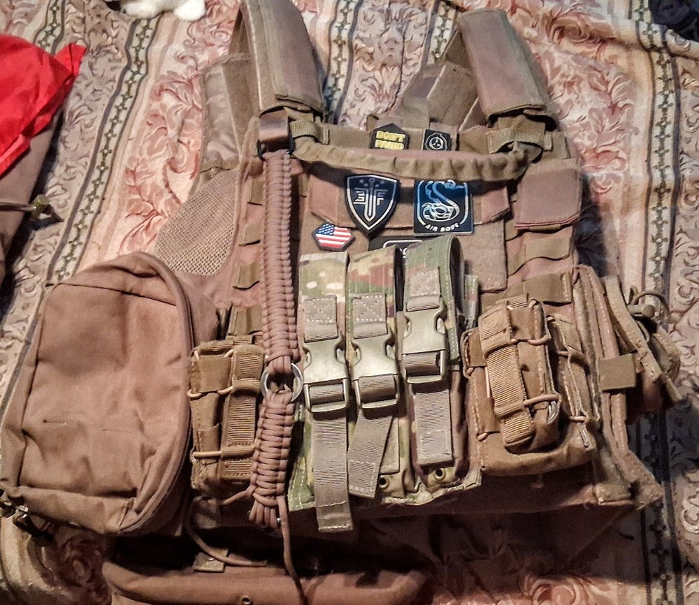 airsoft vests and mags