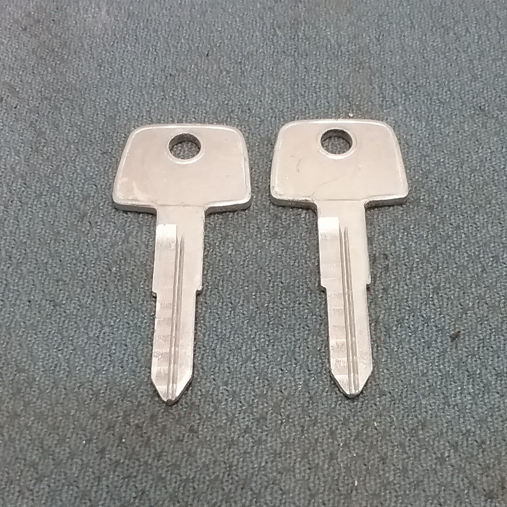 QTY 2 NEW CURTIS LUV1 KEY BLANK