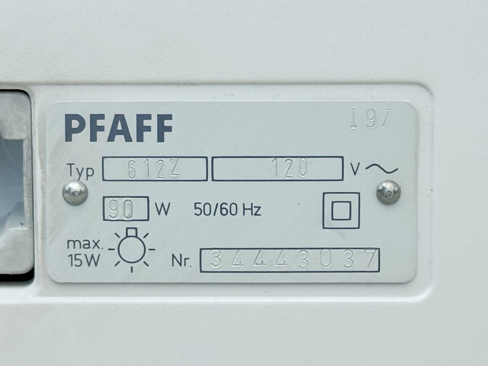 Pfaff Tipmatic 6122 Sewing Machine