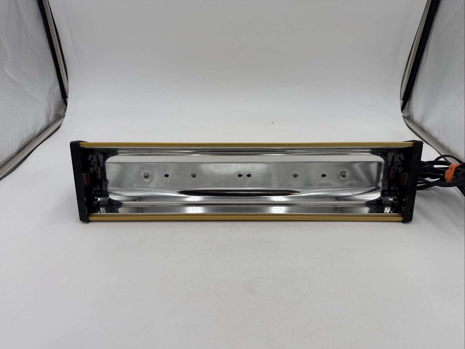 SPECTROLINE XX-15A - LONG WAVE UV - 110 V, 60HZ, 1.0 AMPS NO BULBS AND COVER