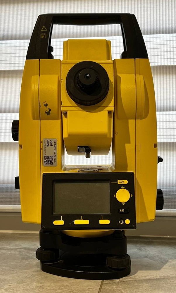 Leica Builder 309 9" Construction Total Station