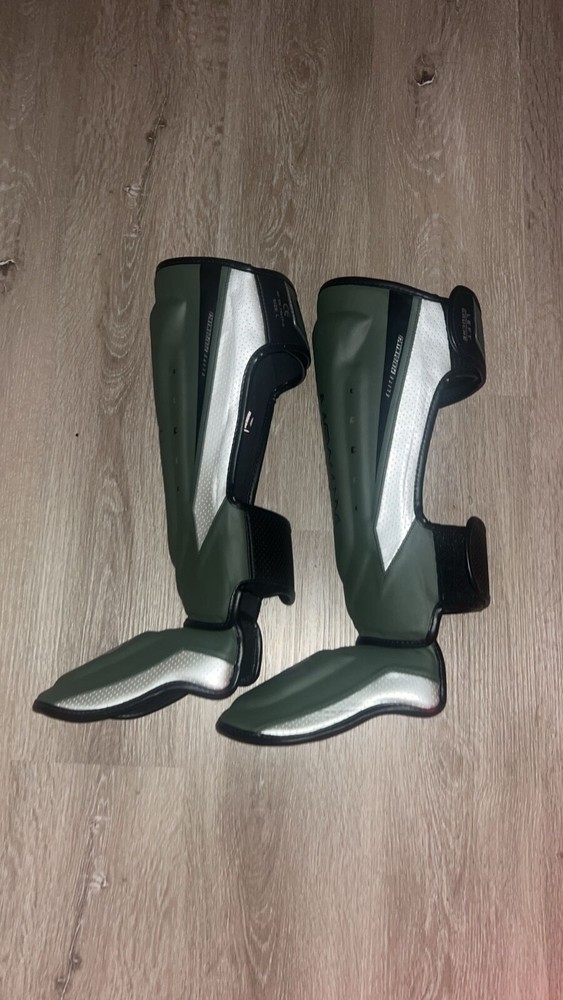 Venum Elite Shin Guards Large