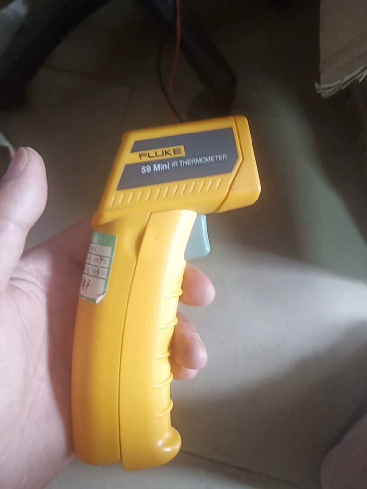 1 pcs Fluke 59Mini Thermometer( no box)