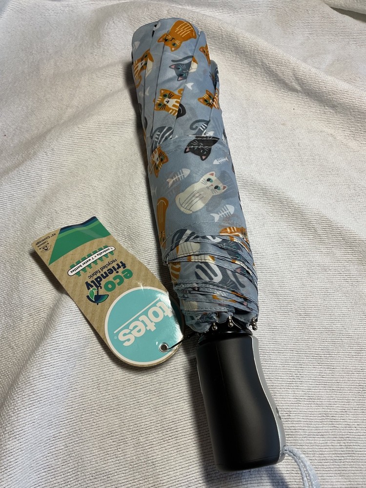 TOTES BASIC WOMEN'S UMBRELLA GRAY CATS 42 INCH COVERAGE PUSH OPEN NWT